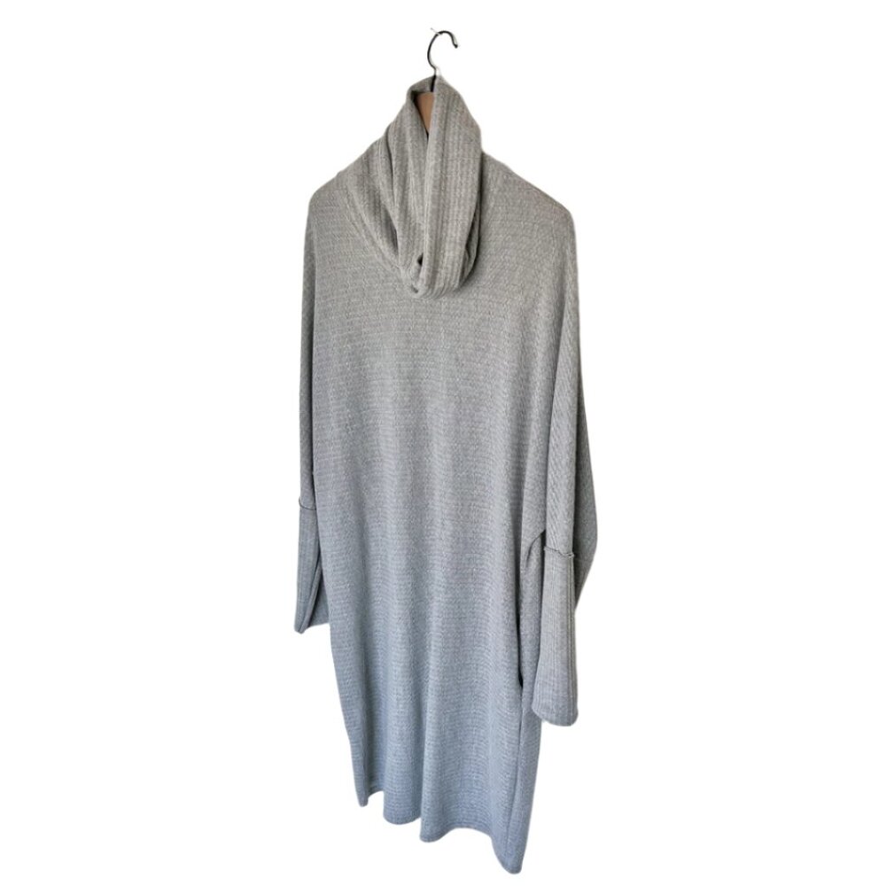 Light Grey Waffle Weave Turtleneck Dress - Size Large